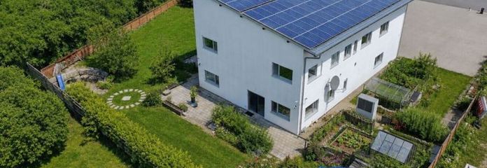 Hybrid-Immobilie am Naturschutzgebiet – Leben, Arbeiten und Durchatmen inklusive