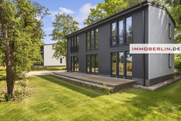 IMMOBERLIN.DE - Primo ingresso in una posizione da sogno! Raffinata casa unifamiliare costruita secondo lo standard KfW-55