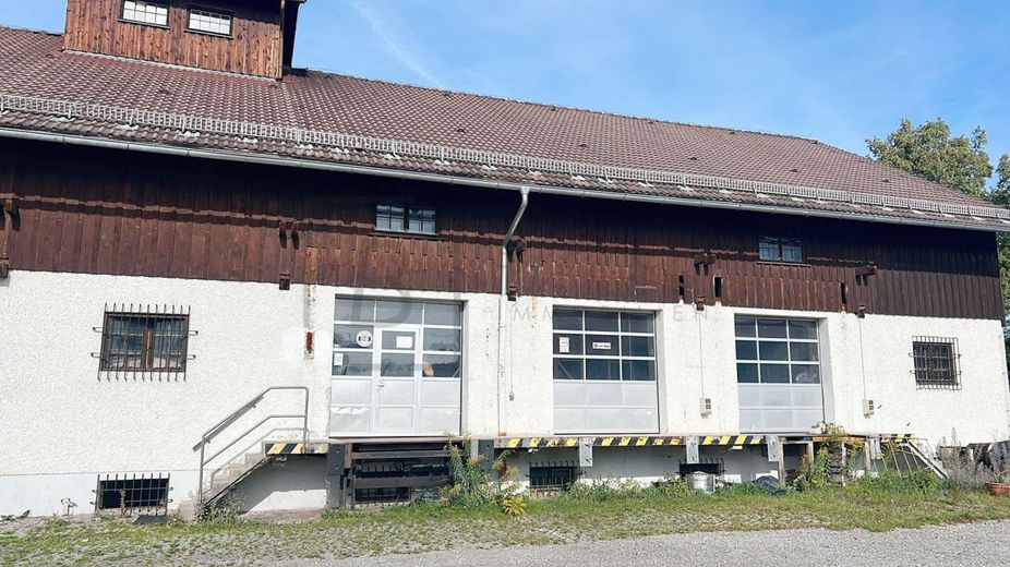 Renditeobjekt Wohnhaus /Produktions- Lagerhalle 3300m² auf 2225m² Grundstück, nähe A7 Kempten – Einlieferungstore