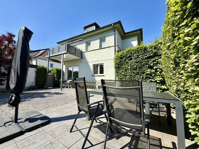 Fröndenberg-Dellwig: Exklusives Zweifamilienhaus - Naturverbundenes Wohnen nahe der Ruhr-Auen! – Terrassenbereich