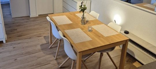 Vallendar’da sıra ev, 110 m², 4 oda, 2 banyo, balkon, 2 park yeri, 1.050 € net kira