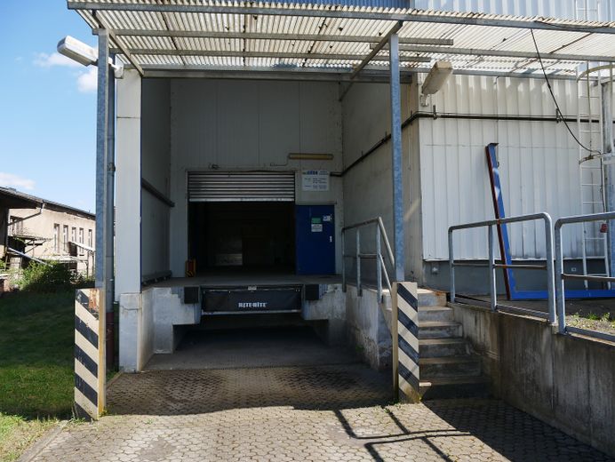 Verkaufshalle / Lagerhalle mit Büroräumen in zentraler Lage von Deutschland – Foto 13