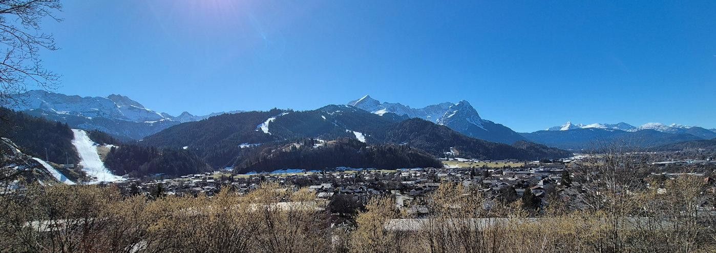 Wohnen mit Bergkulisse – massiv gebaut, für immer daheim – Heimat - Blick Riedhänge