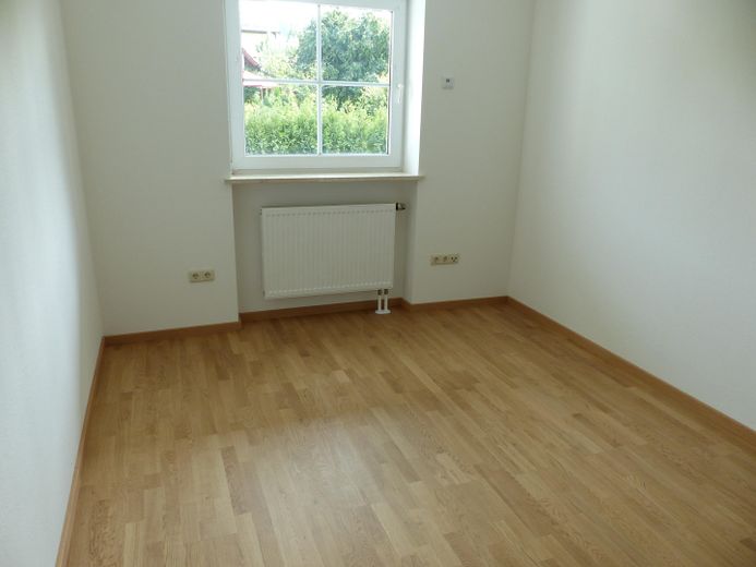 Nun noch Günstiger  Traum- Eigentumswohnung, EG, 5 Zimmer, 2 Bäder, Terrasse,  Garten, Einzelgarage, – Kinderzimmer