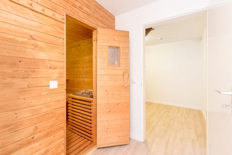 Blankenese: Moderne, ruhige 5 Zi EG/ST Whg inkl.2 Zi, Sauna, Duschbad im Souterrain – Sauna Souterrain 