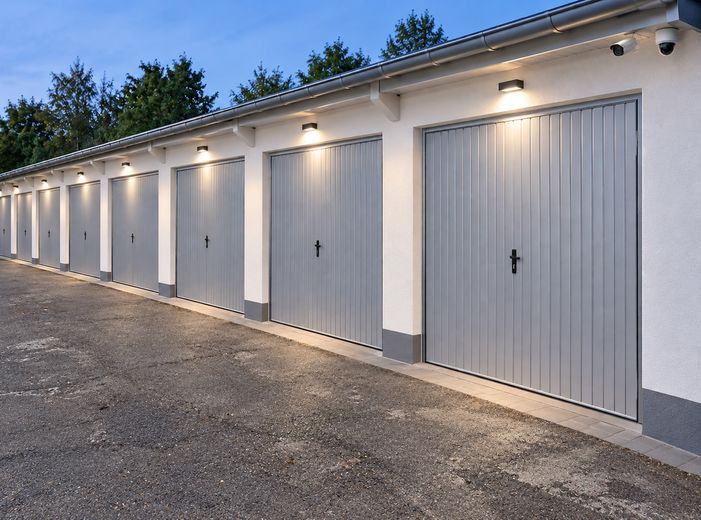 XXL garage con elettricità da affittare, garage singolo o doppio, Laugkstr – Außenansicht
