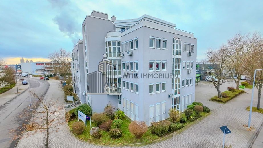 ATIK: Provisionsfrei - Erstbezug nach Sanierung - Repräsentative Bürofläche mit EBK – Drohnenaufnahme