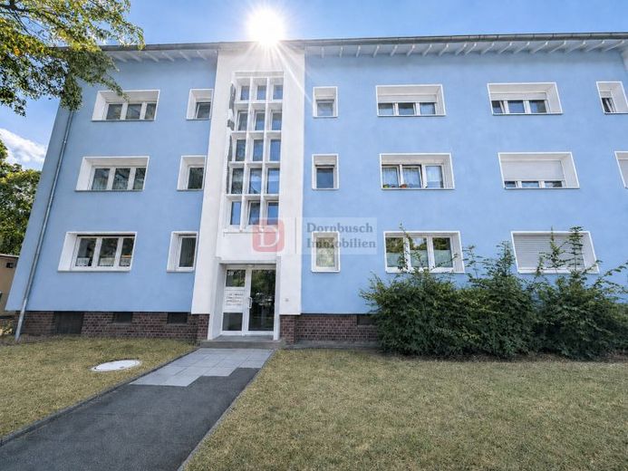 Top!! Sehr Gepflegte 2-Zimmer-Wohnung mit Balkon und Einbauküche – Foto 1