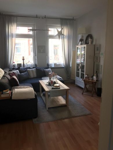 Lüneburg 2,5 Zimmer Wohnung kaufen in nur zu fuß bis 5 Min zum Marktplatz. – Wohnzimmer