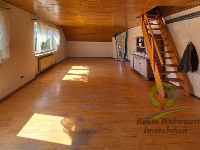 Provisionsfrei in ruhiger Lage: 92 m² Wohnen + 40 m² Spitzboden – Foto 1