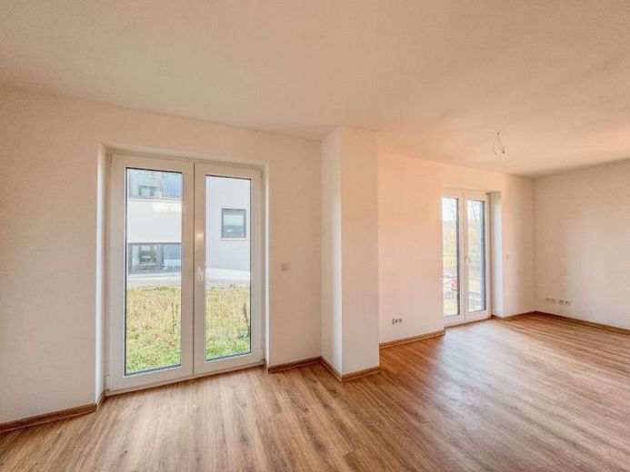 3-Raum-WE / Neubau - Erstbezug - Kaminofen - gr. Terrasse, Pkw-Stellplatz – Foto 1