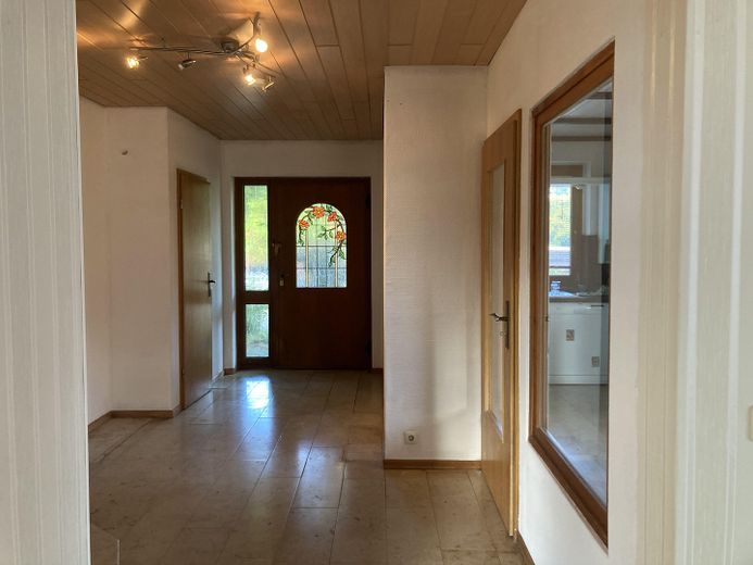 Familienfreundliches EFH mit großem Garten nahe Wolfsburg – Flur Eingang
