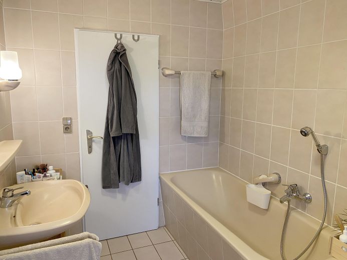 Idyllischer Rückzugsort: Charmantes Bruchsteinhaus mit toskanischem Innenhof – Badezimmer