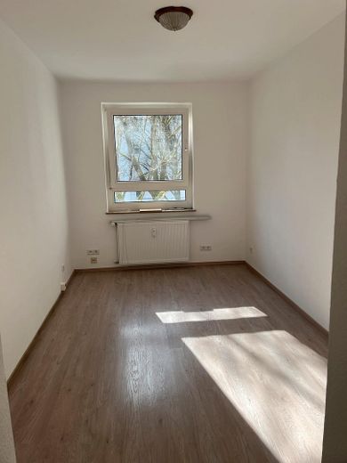 Bad Homburg'da komisyonsuz, ankastre mutfak ve balkon dahil aydınlık 3 odalı daire – sahibinden – Kinderzimmer