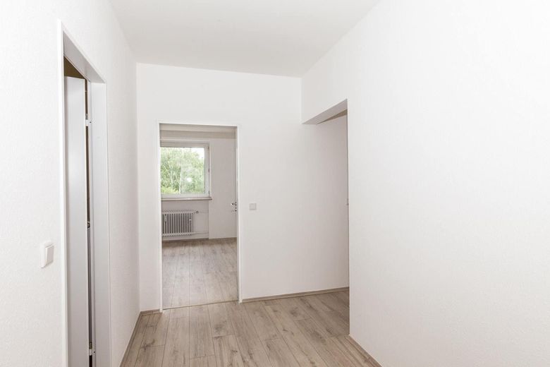 Luminoso appartamento di 4 locali in Lessingplatz – Flur