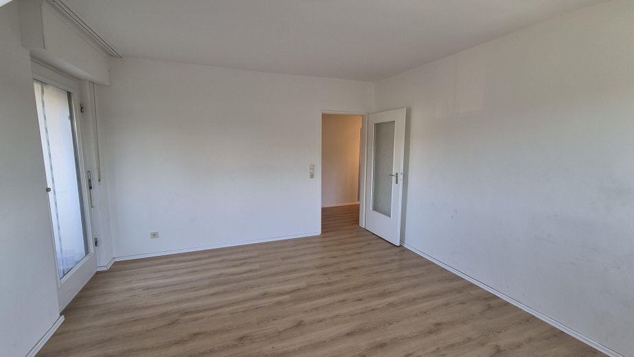 Luminoso appartamento di 2 locali ristrutturato, in una zona residenziale attraente – Foto 3
