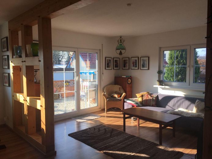 Casa unifamiliar con vivienda independiente - Inversión de capital - VENTA PRIVADA – EG Wohnzimmer