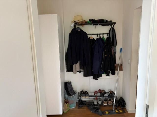 شقة داخل المدينة مشرقة مكوّنة من 3 غرف مع إطلالة على منطقة المشاة – Garderobe