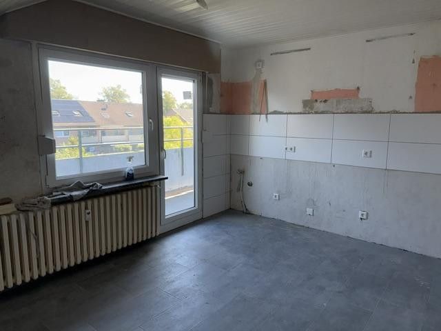 schöne 3-Zimmer-Dachgeschoss-Wohnung in Kevelaer zu vermieten – Küche