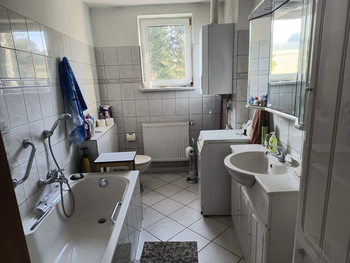 Großbreitenbach-OT, 3 Fam.Hs. + Gewerbe – Foto 15