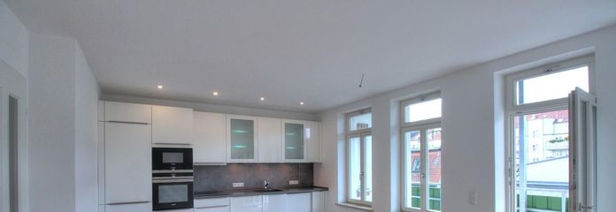 Appartamento di alta qualità, ristrutturato, con 3 locali, cucina componibile di lusso, terrazza e area giardino