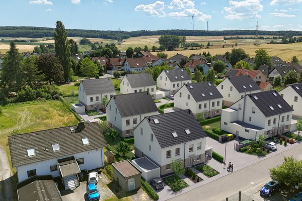 Informacja wstępna Hünfelden-Kirberg Bliźniak KFW 40 QNG NOWY