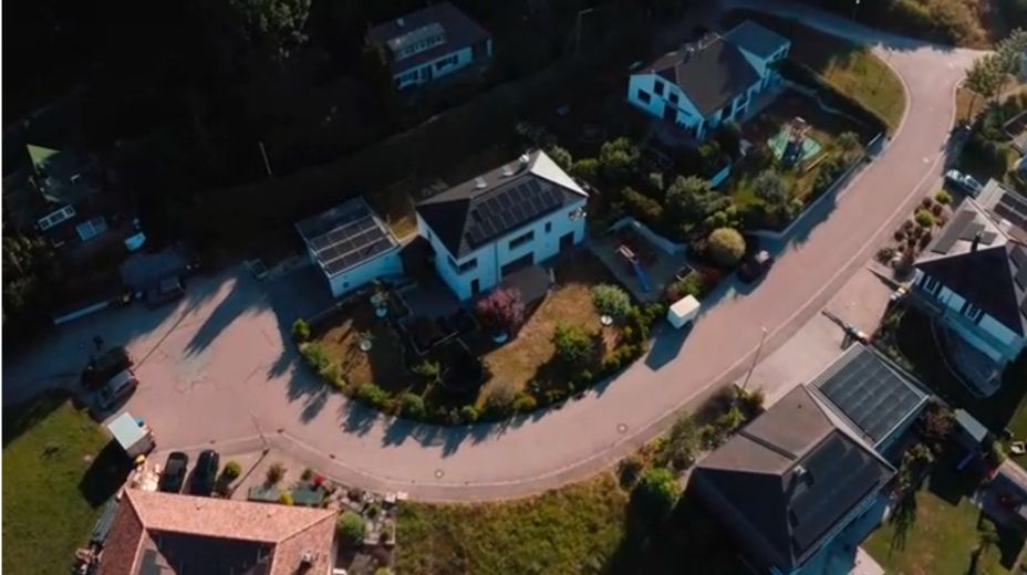 Esclusiva casa unifamiliare KfW-40 in tranquilla posizione a pendio esposto a sud – di alta qualità ed efficiente dal punto di vista energetico – Foto 34