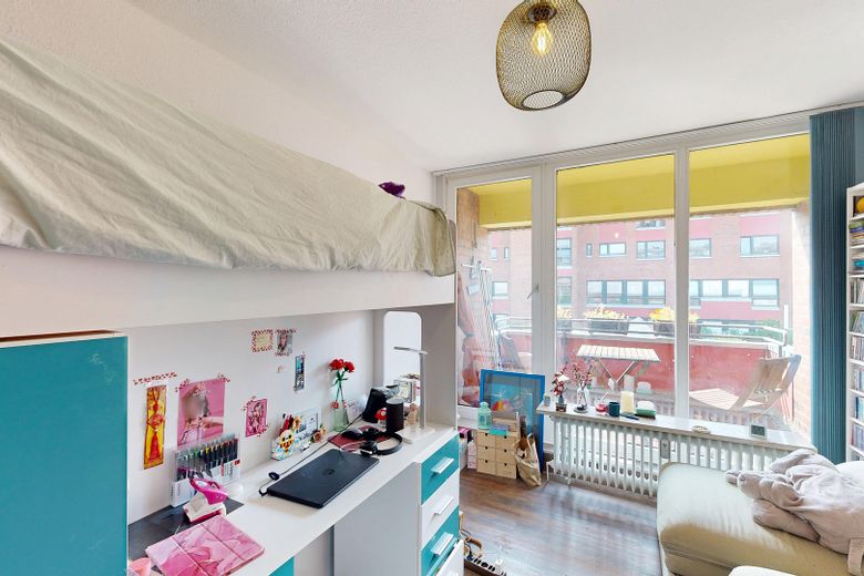 Lichtdurchflutete 4-Zimmer-Wohnung mit 138 m², inkl. Tiefgarage und Balkon in Hamburg-Bergedorf – Kinderzimmer