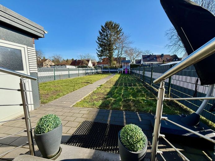 Bönen: Kernsaniertes Zechen-Eckhaus mit großem Garten und riesigem Carport! – Garten