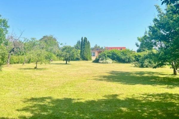 circa 1000 m² di terreno edificabile nel cuore della città termale e capoluogo distrettuale