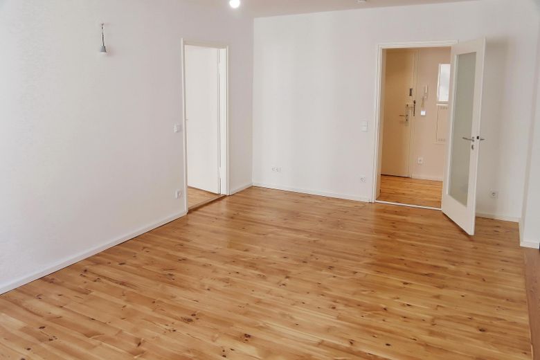 3-Zimmerwohnung in München (Lehel), 71m2, frisch saniert – Wohnzimmer