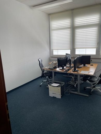 günstiger Büroraum in Gemeinschaftsbüro im Industriegebiet Leonberg an der Autobahn – Foto 33