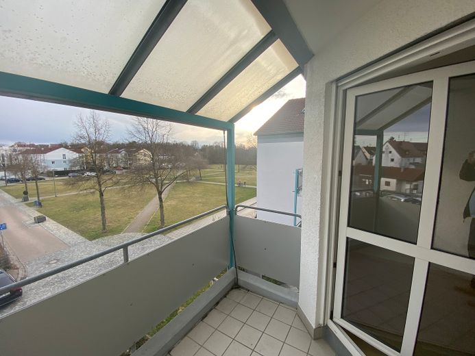 Affascinante appartamento su due livelli direttamente accanto al Rügener Park a Gersthofen – Balkon
