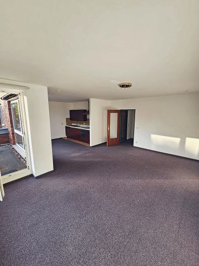 Zentrale 1-Zimmer-Wohnung mit Sonnenterasse in Willich – Wohnzimmer mit Küche