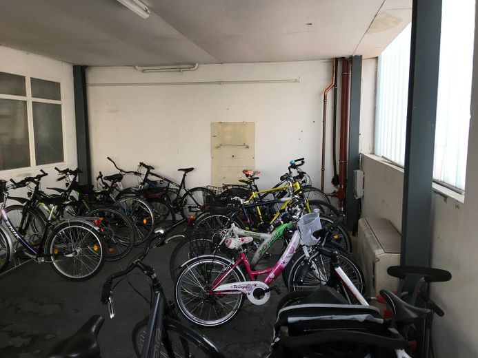 Erstbezug nach umfangreicher Sanierung, 3ZKB mit Balkon, verkehrsgünstig – Fahrradraum