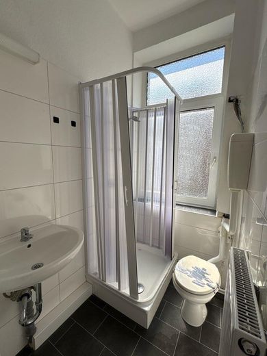 Helle 2-Zimmer-Wohnung in Wilhelmshaven – frisch renoviert – Duschbad Tageslicht
