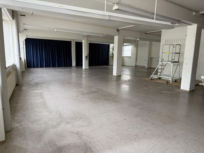 Flexibel anmietbare Gewerbeflächen (Büro, Verkauf, Produktion & Lager) in gepflegtem Produktionsbetrieb – Foto 1
