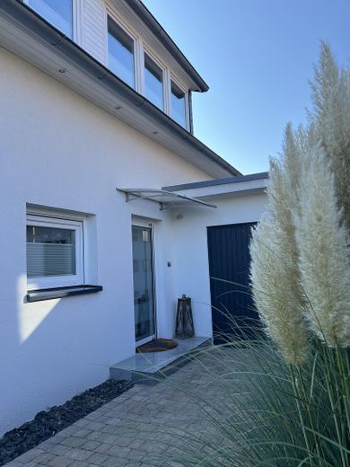 freistehendes EFH mit Wintergarten, Sauna, schönem Garten, OHNE Makler – Photo 2