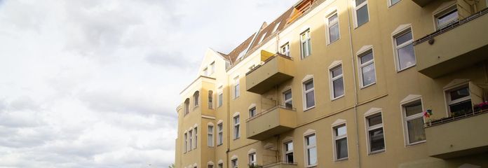 Balkonlu, iyi konumda Berlin Siemensstadt'ta doğrudan sahibinden 2 odalı kat mülkiyetli daire – Straßenansicht Tag