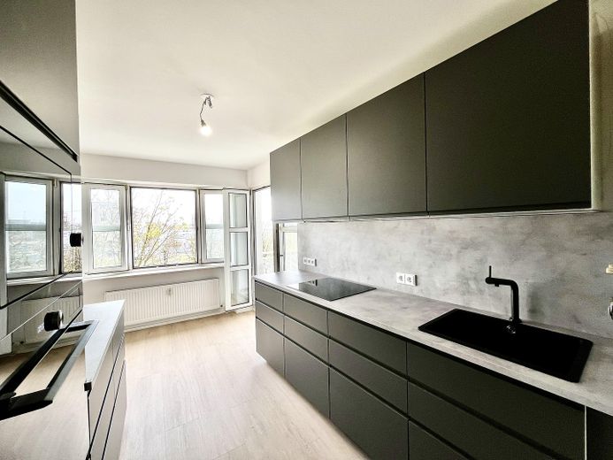 Top modernisierte, gut vermietete 4-Zimmer-Wohnung mit großem Balkon und Parkplatz – Küche