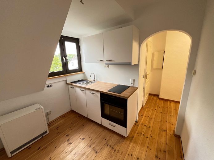 Charmante Dachgeschosswohnung mit neuer Einbauküche – ruhige Lage in Heiligenhaus – Küche