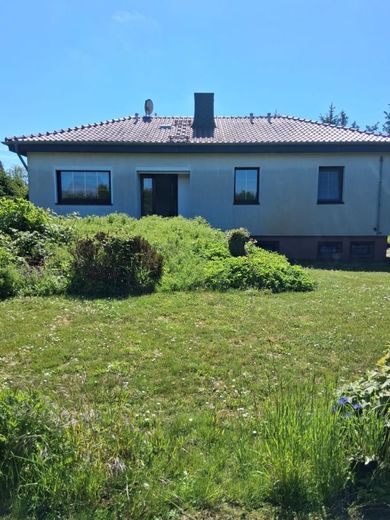 Einfamilienhaus in ruhiger Wohnlage ca.115m2 in MD-Rothensee mit
großen Grundstück zu verkaufen. – Einfamilienhaus Hinteransicht Nr.02