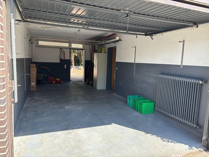 Bungalow mit großer Doppelgarage in ruhiger, zentraler Lage auf tollem Grundstück – Garage groß 8,1m x 3,45 m x2,5