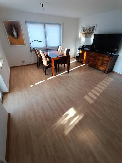 Wohnzimmer m. Möblierung 