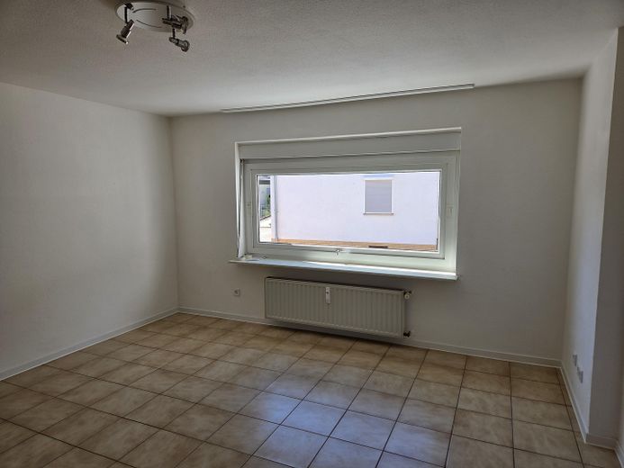 Contwig 2 Zimmer inkl. Küchenzeile und Badezimmer – Wohn/Esszimmer