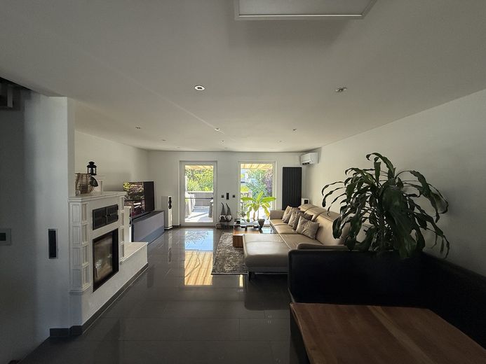 Modernisiertes Reihenmittelhaus mit Doppelgarage, PV-Anlage, Klima und hochwertiger Ausstattung – Foto 5