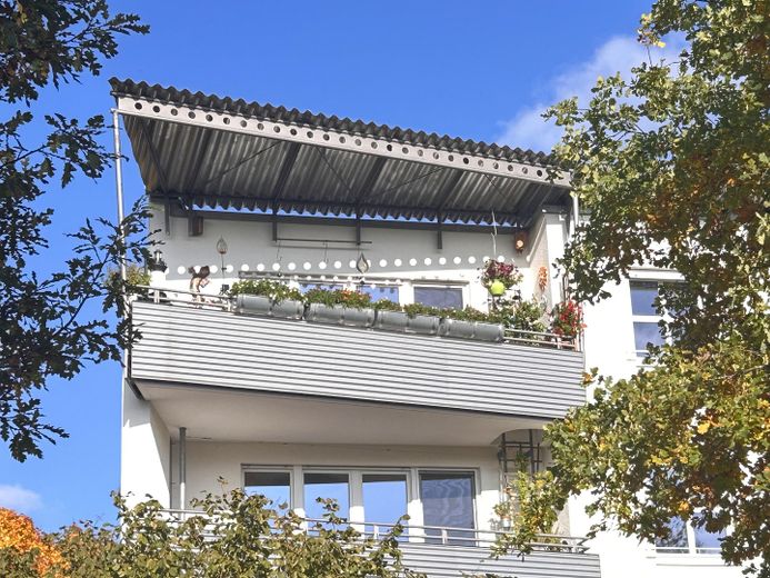 Familienfreundliche 4 Zimmer Wohnung in München Trudering – Balkon Süd-West-Ansicht