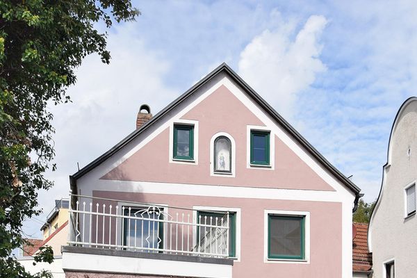 Verkauf Schönes Stadthaus 140 m2 ohne Maklerprovision in 94333 Geiselhöring (Straubing/Haindling)