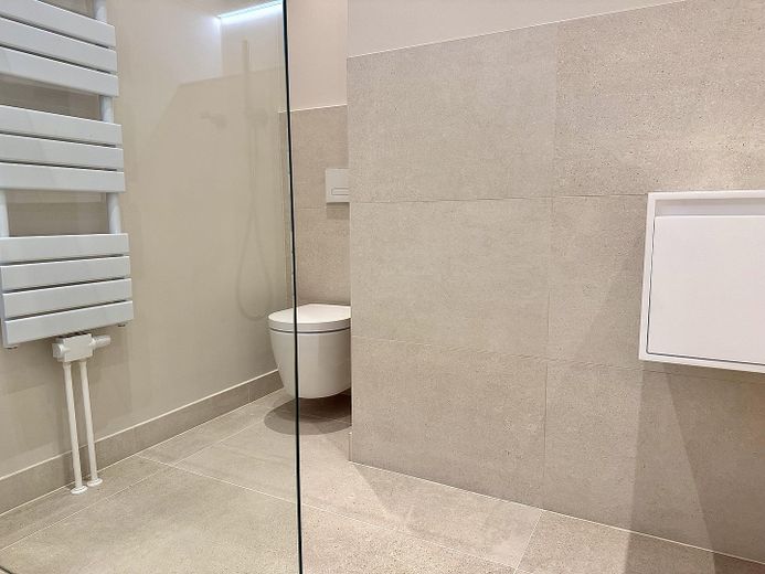 Toplocatie Wilmersdorf: Hoogwaardig gerenoveerde 2-kamerwoning – Foto 9