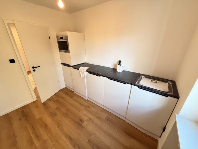 ERSTBEZUG - Vollständig sanierte 3-Zimmer-Wohnung mit Loggia und ca. 4 % Mietrendite in Nbg-Zabo – Küche